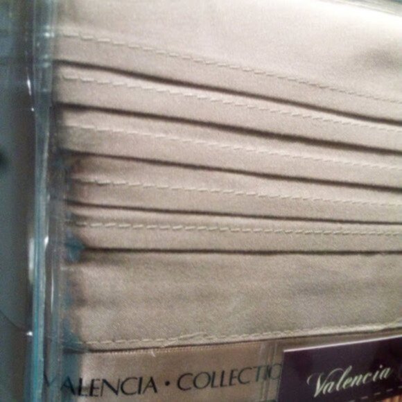 New Valencia Elegance Collection Bamboo Luxury & Feel Brown King Size Sheet - Picture 2 of 6